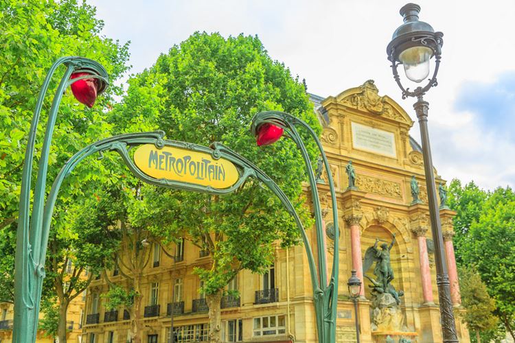 Poznávací zájezd do Paříže - slavný romatický kopec Montmartre