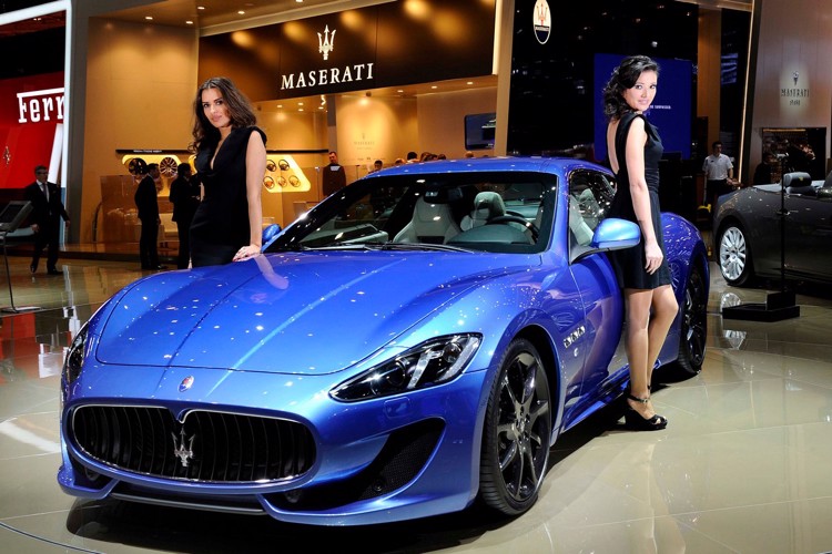 Hostesky u Maserati GT