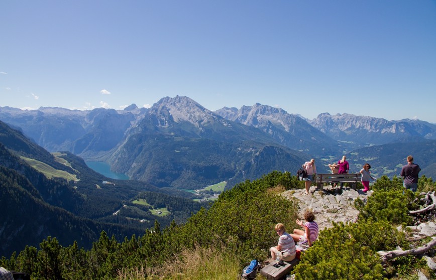 Vyhlídky na Orlím hnízdě: jezera, horský masiv Watzmann i nedaleký Salzburg
