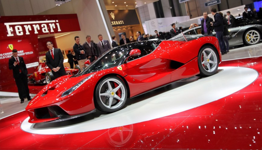Předvádění modelu Ferrari